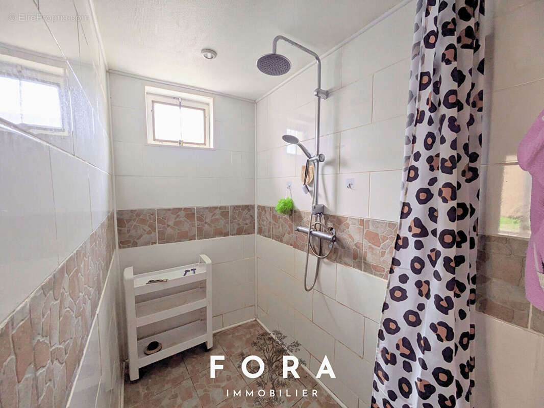 Maison à LA SELLE-LA-FORGE