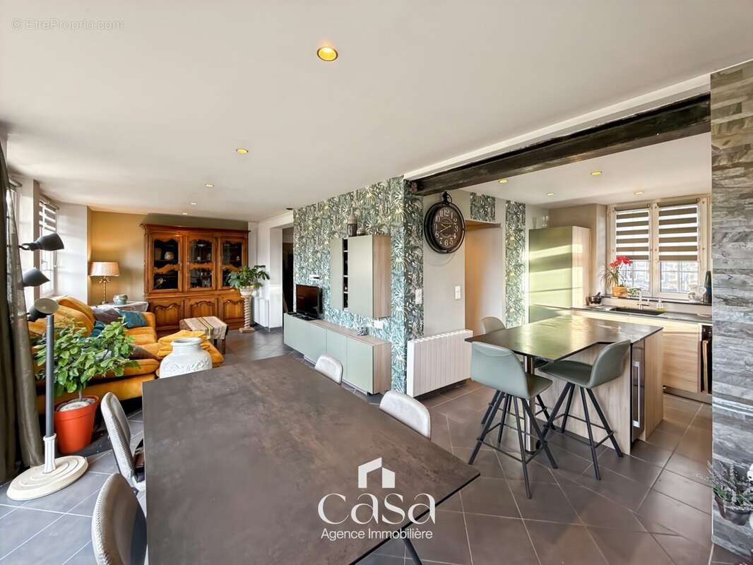 Maison à LA LANDE-DE-LOUGE