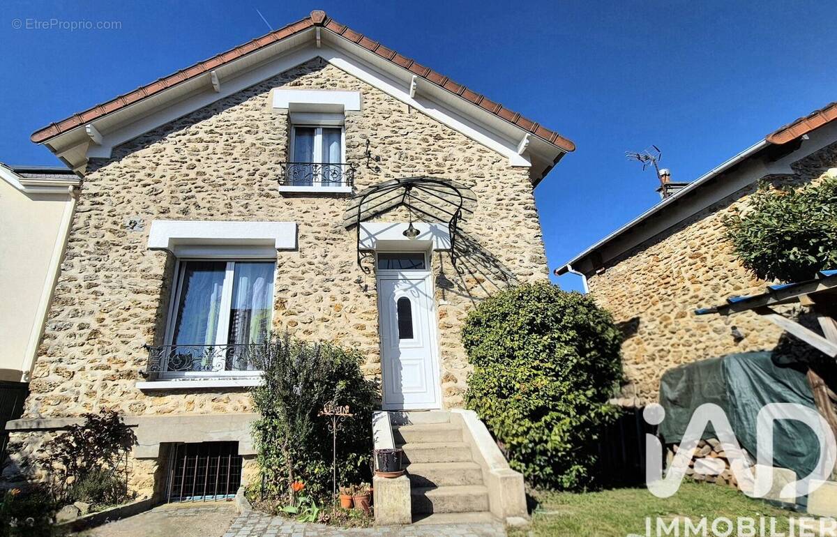 Photo 1 - Maison à LAGNY-SUR-MARNE