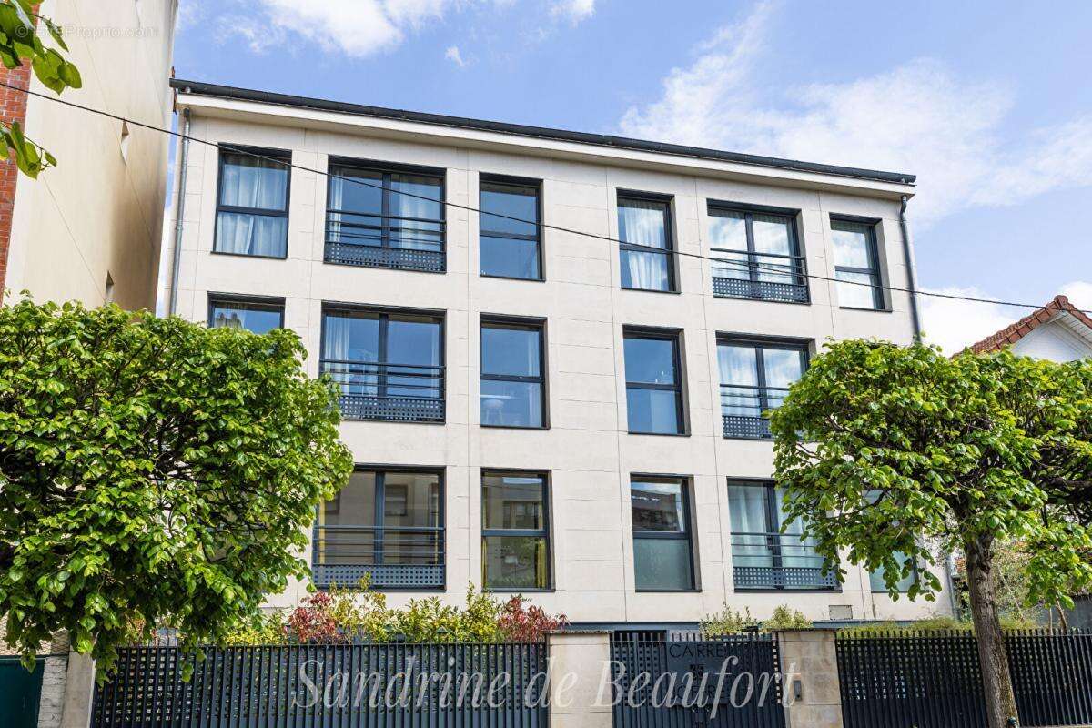 Appartement à COURBEVOIE