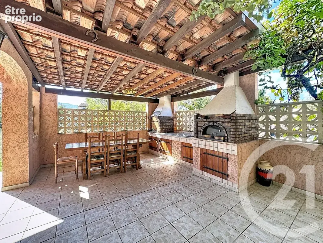 Maison 6 pièces 140 m² à vendre à Trets (13530) - photo 8