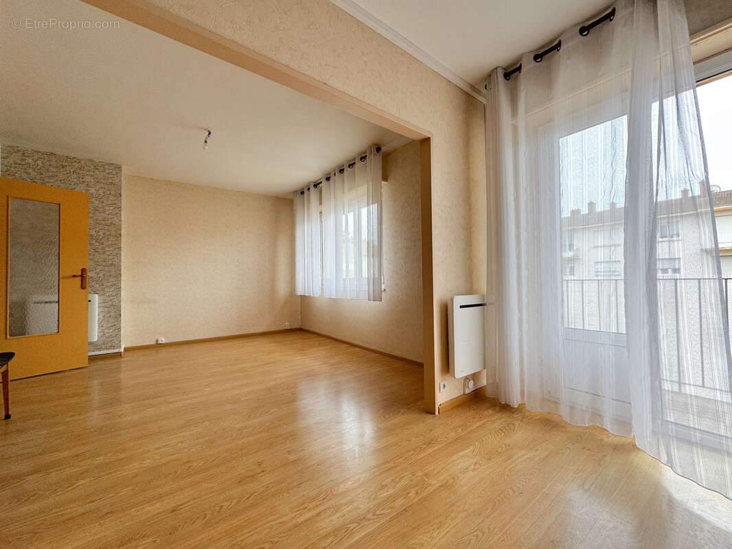 Appartement F3 - 2 balcons - photo 2