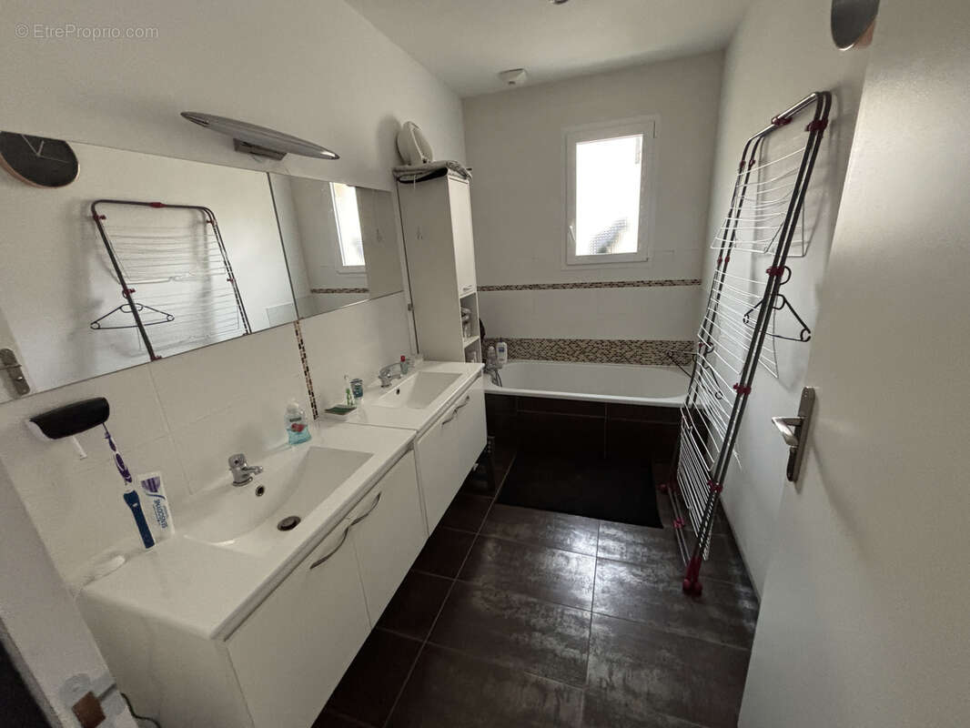 Maison à LE CELLIER