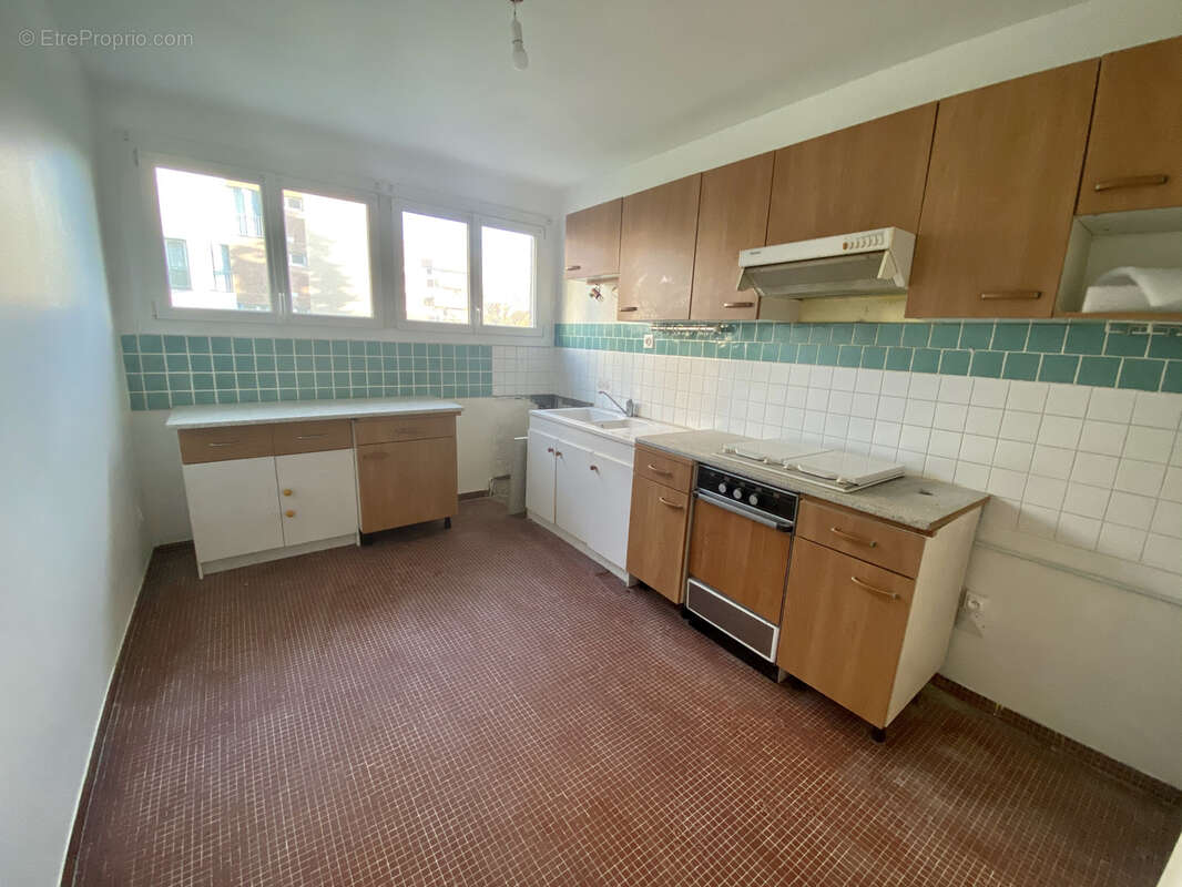 Toulouse Croix de Pierre , appartement t4 82m2 dans copropriété avec parc arboré  au 1er étage avec ascenseur - photo 5