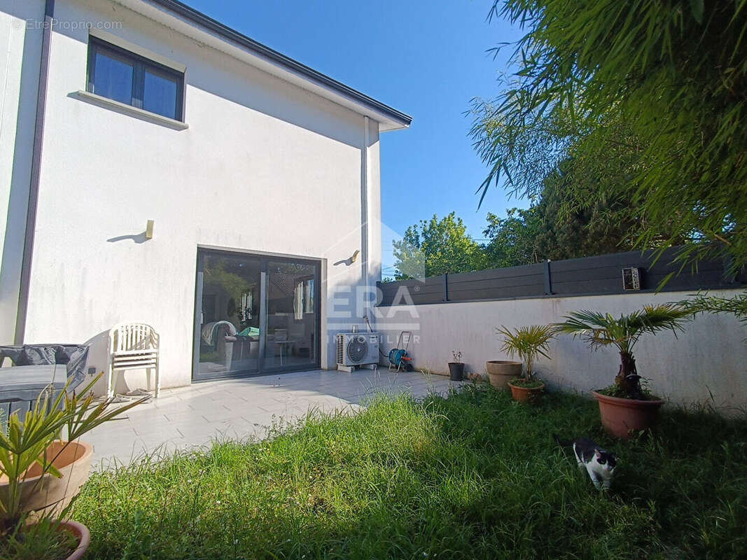 Maison à VILLENAVE-D'ORNON