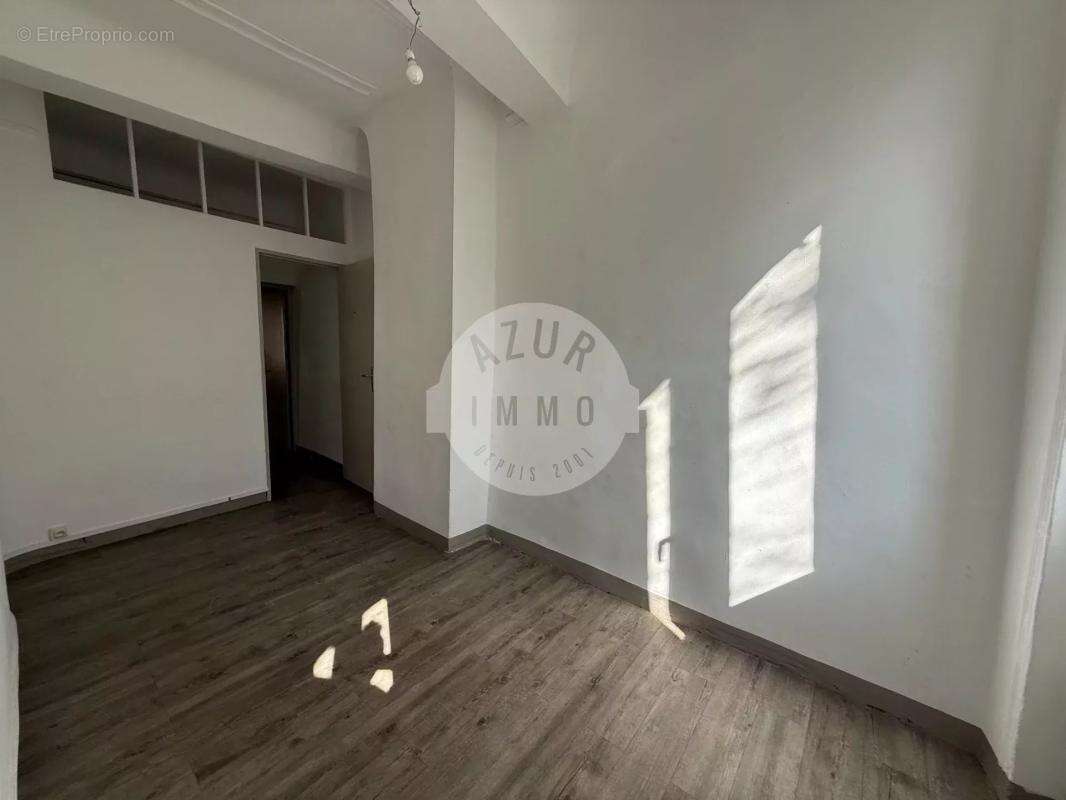 Appartement à ROQUEVAIRE