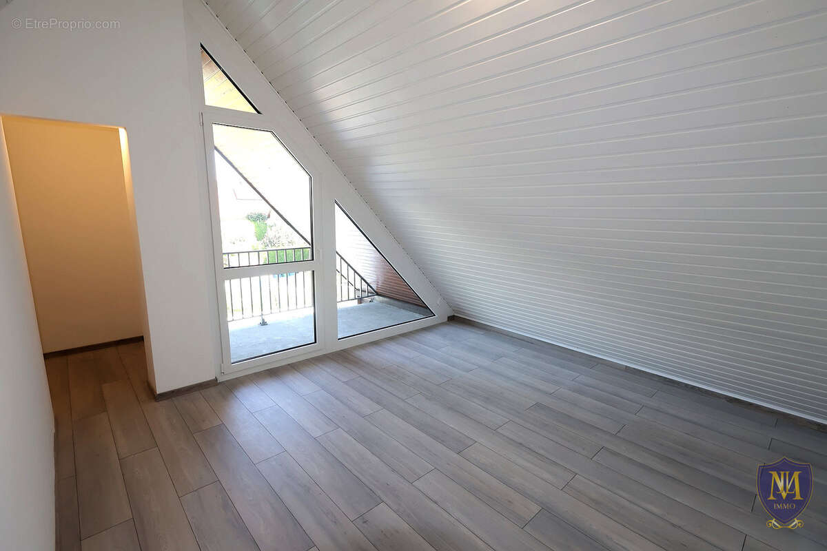 Saint-louis neuweg maison rénovée de 128 m2 avec piscine sur 9,48 ares de terrain - photo 8