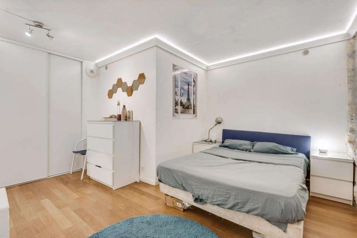 Appartement à PARIS-11E
