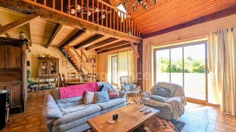 Lanarvilly - Maison 140 m² - 6 Chambres - Terrain 3000 m² - photo 4