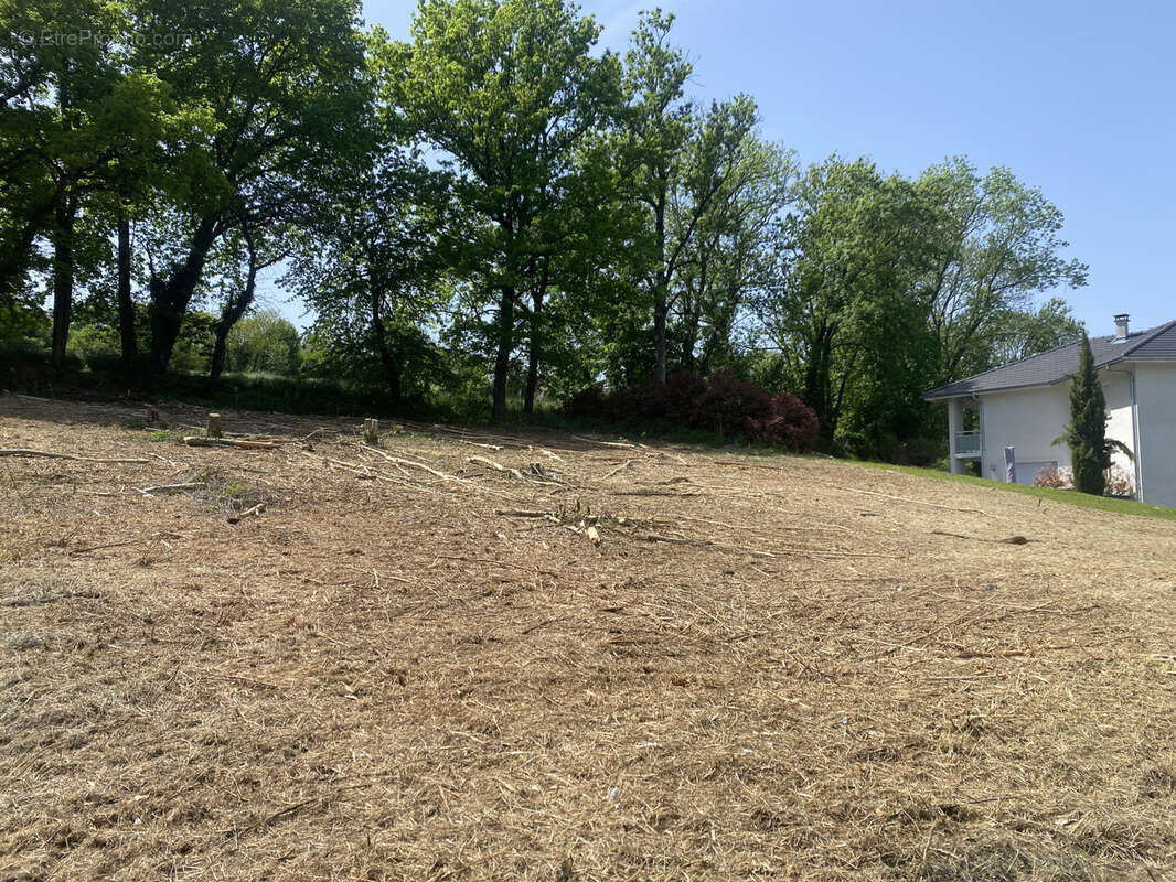 Terrain à VETRAZ-MONTHOUX