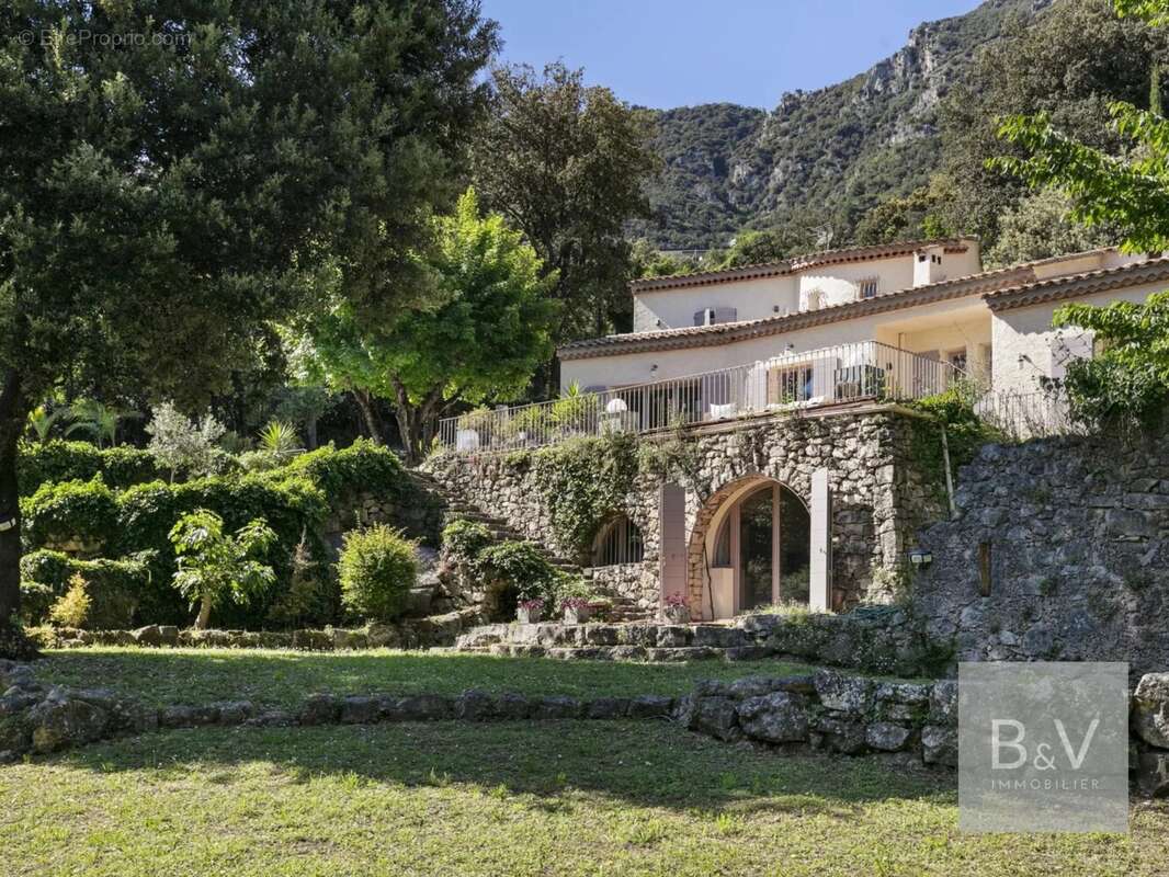 Maison à TOURRETTES-SUR-LOUP