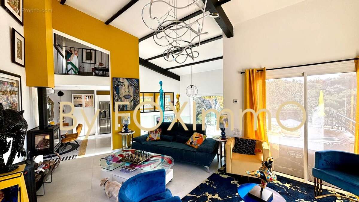 Maison à SAINT-LAURENT-DU-VAR