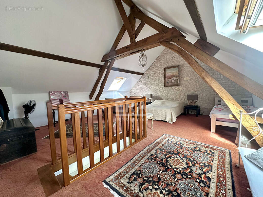 Maison à COURTEMPIERRE