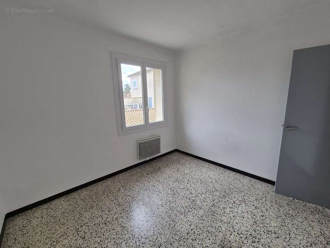 Appartement à COURTHEZON