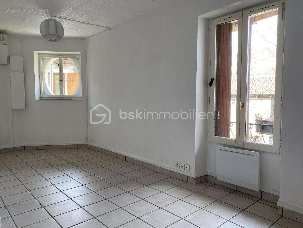 Appartement à CORBEIL-ESSONNES