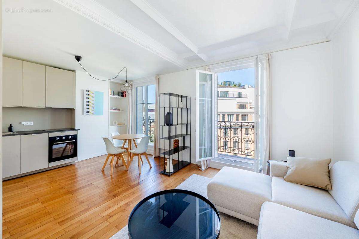 Appartement à PARIS-11E