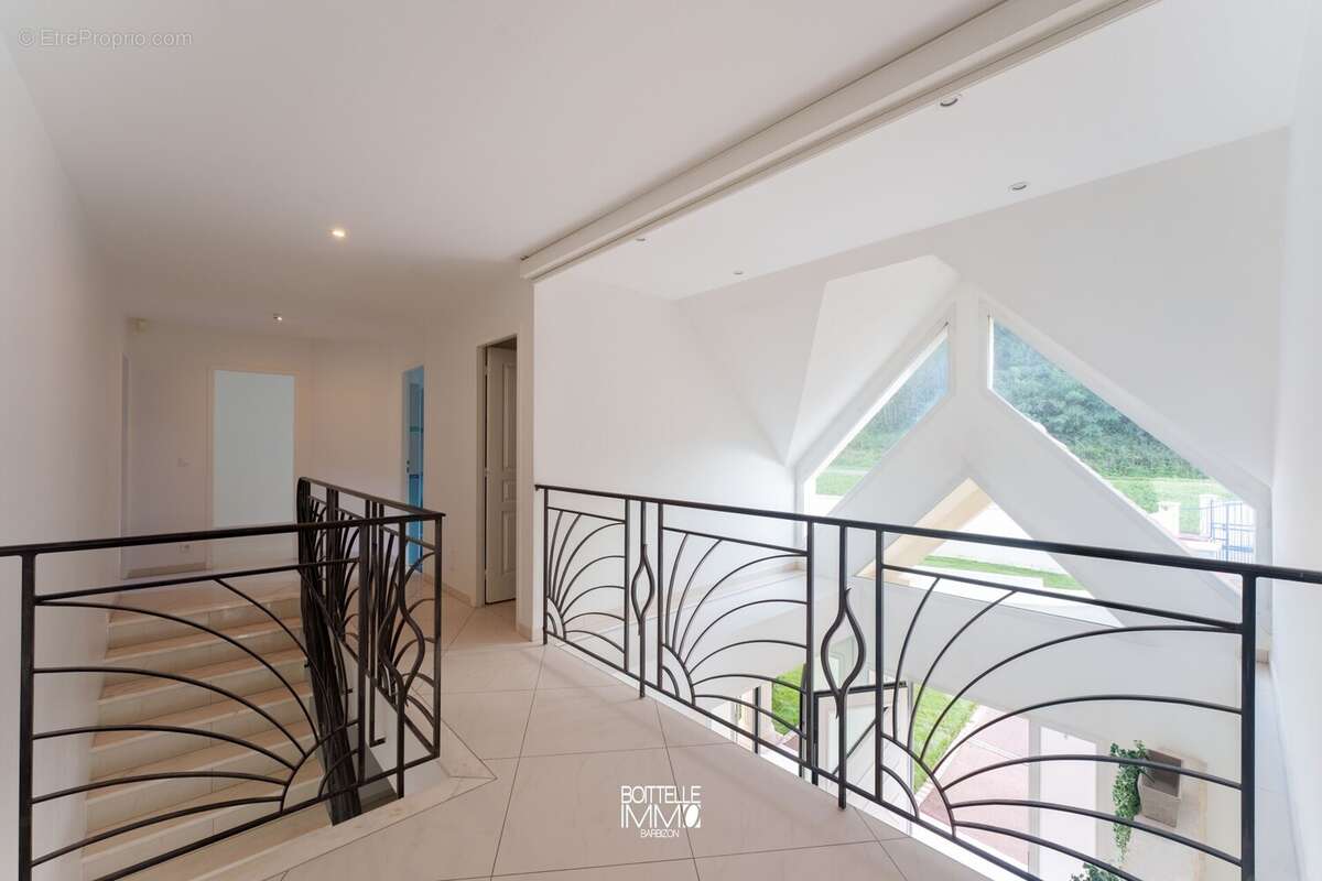 Maison à SAINT-PIERRE-LES-NEMOURS