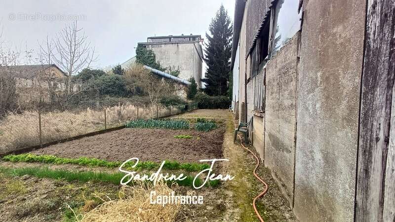 Commerce à FLEURY-SUR-ANDELLE