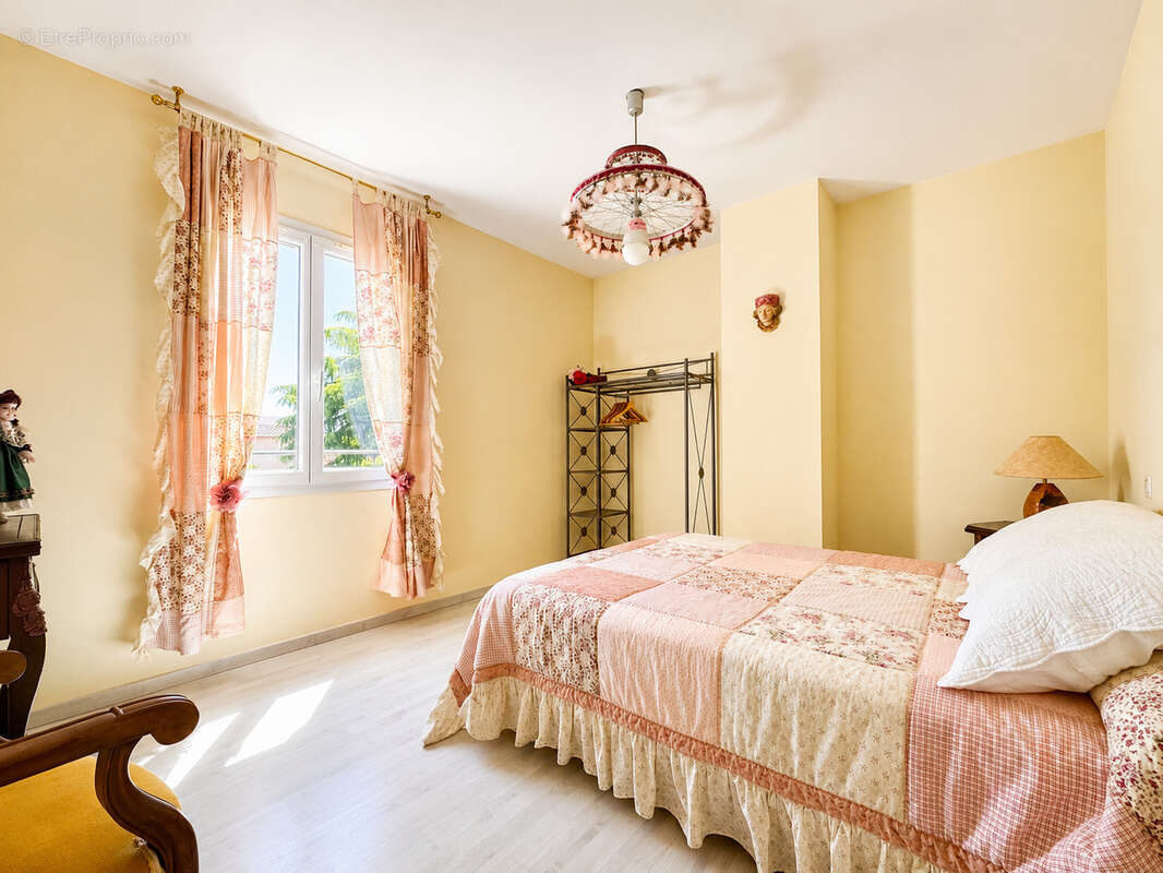 Valreas centre - villa - quartier calme - photo 22