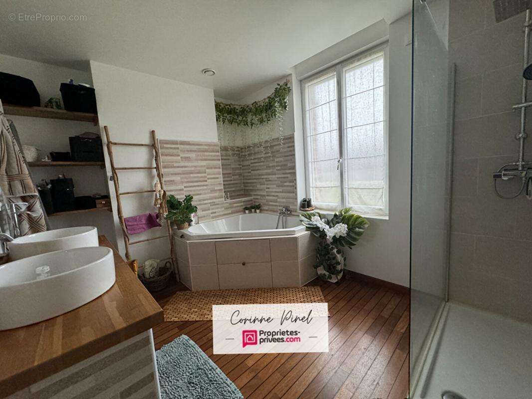 Maison à SAINT-ROMAIN-DE-COLBOSC