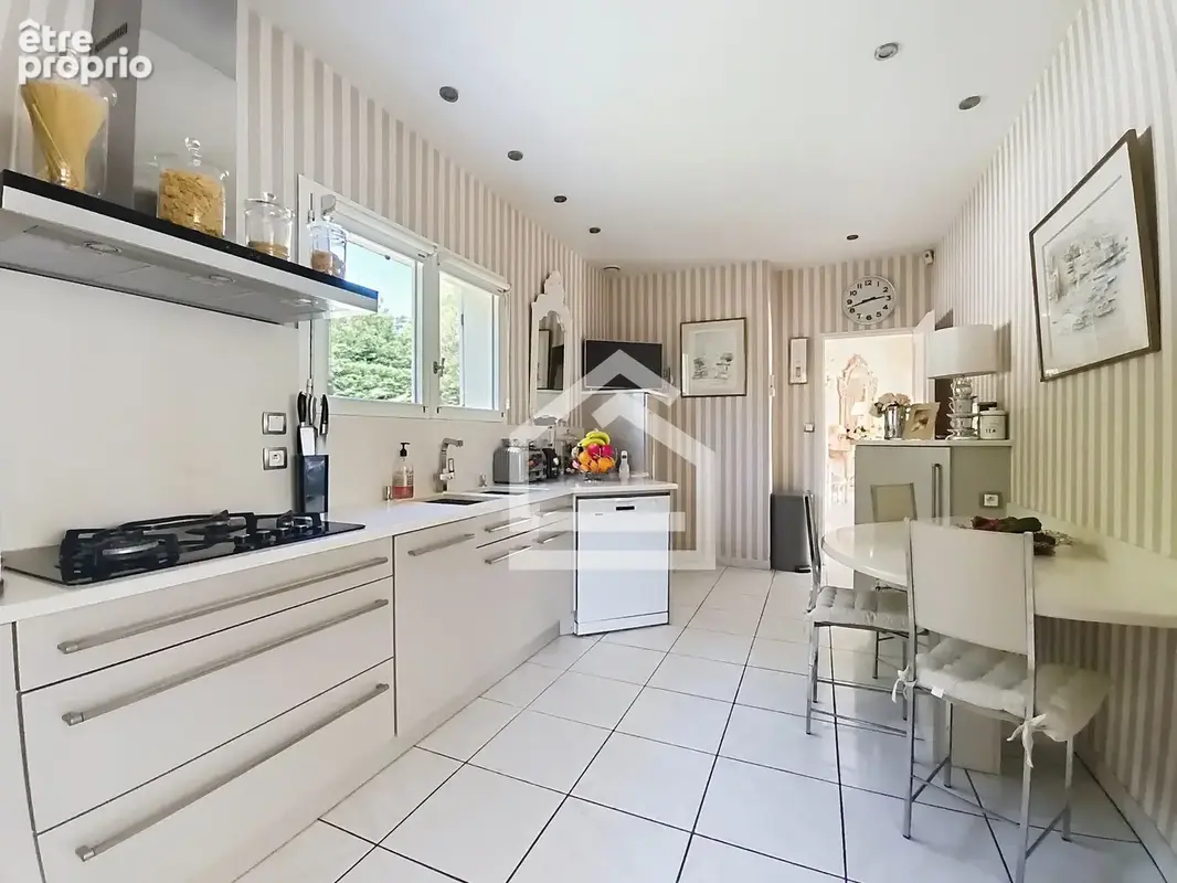 Maison familiale de plain-pied à Pessac avec piscine - photo 7