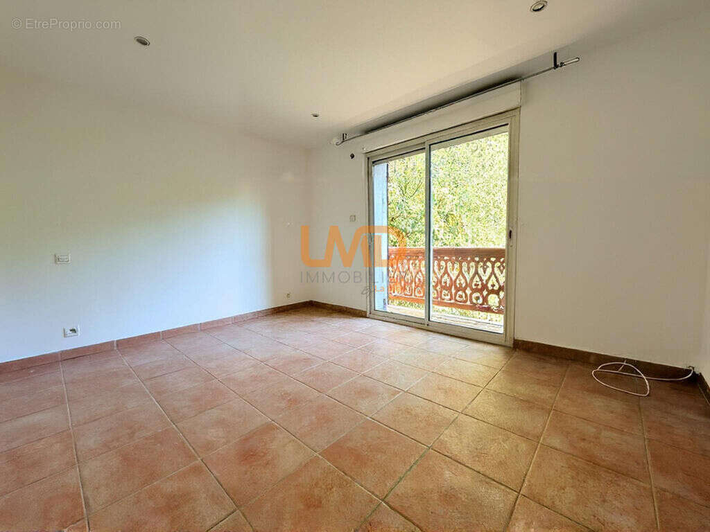 Callas Var – Maison 4 chambres, 1917 M² et beau potentiel - photo 10