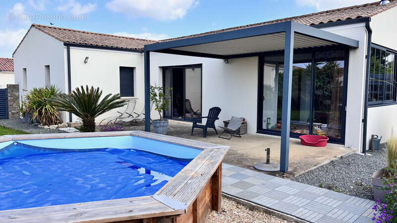 Maison à TONNAY-CHARENTE