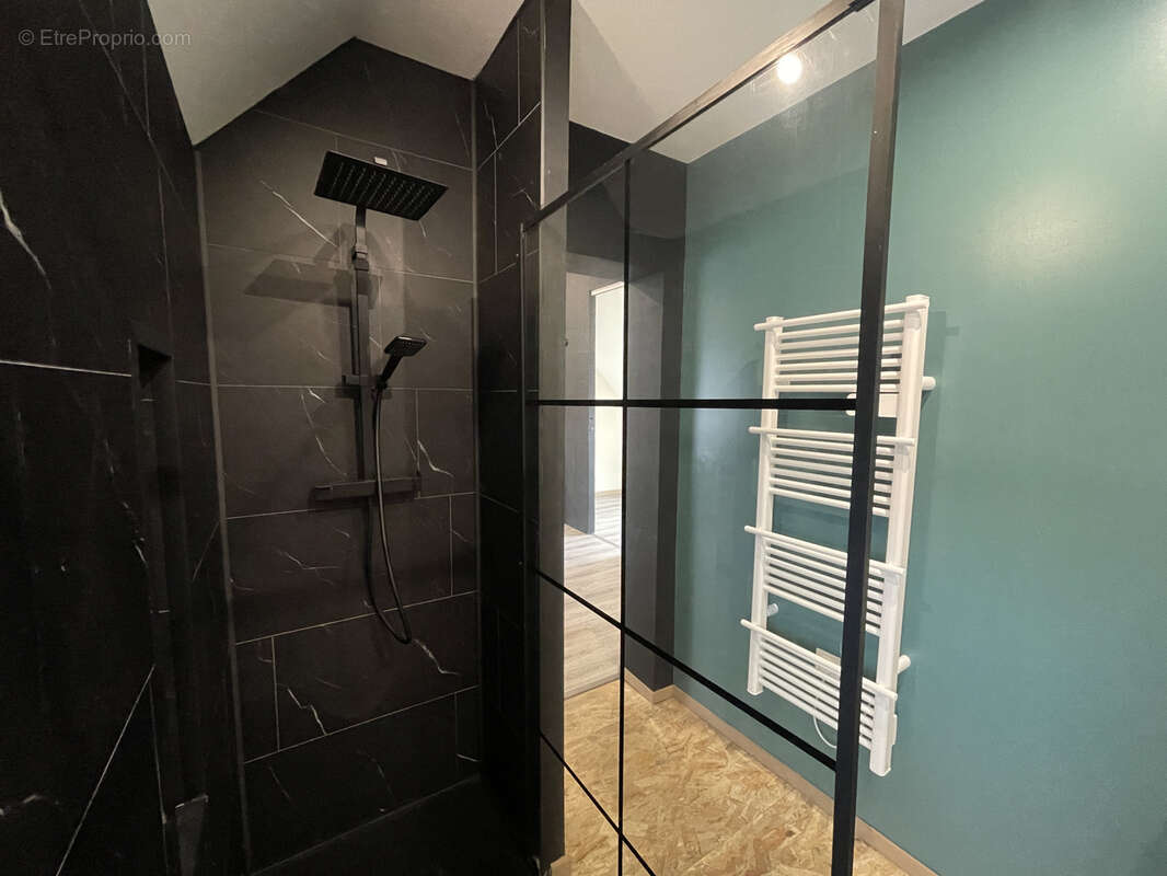 Maison à ROUGEMONT-LE-CHATEAU