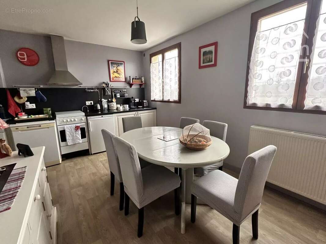 Maison à ISLES-LES-MELDEUSES