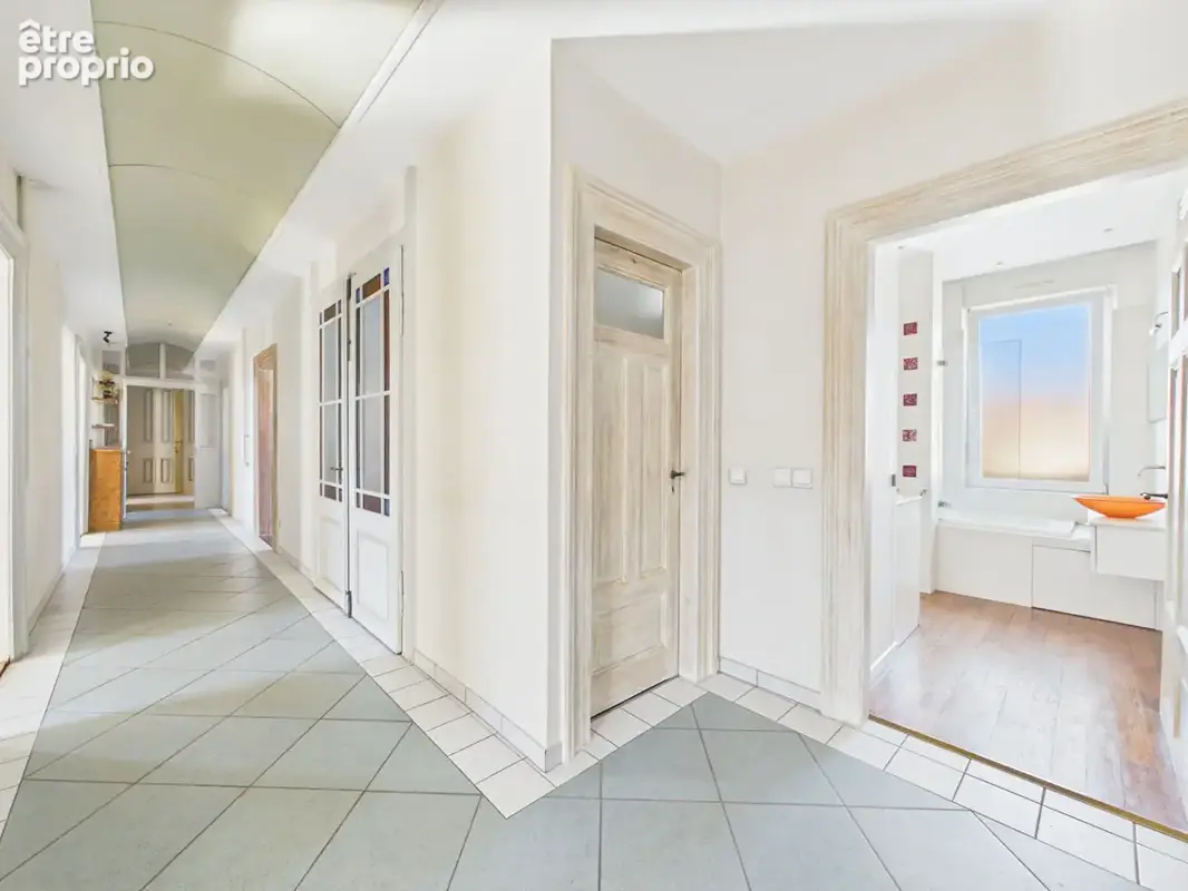 CONTADES - Appartement F7 de 205 m² à vendre - photo 14
