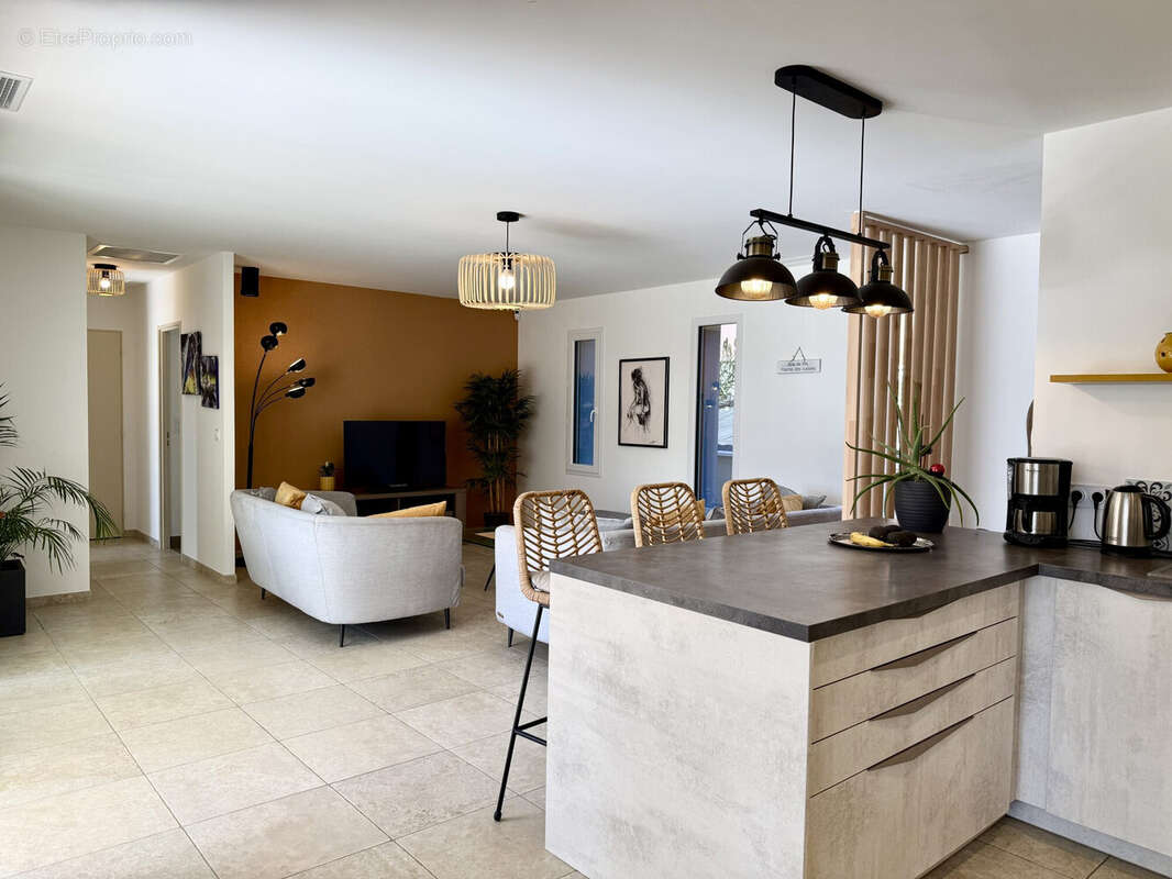Maison 121 m² à Pierrevert  - photo 4