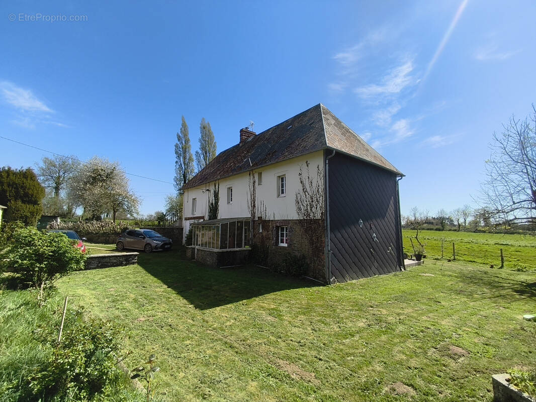 Maison à SAINT-DENIS-LE-GAST