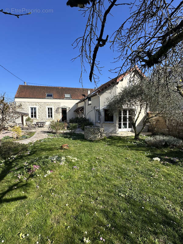 Maison à VAUX-LE-PENIL