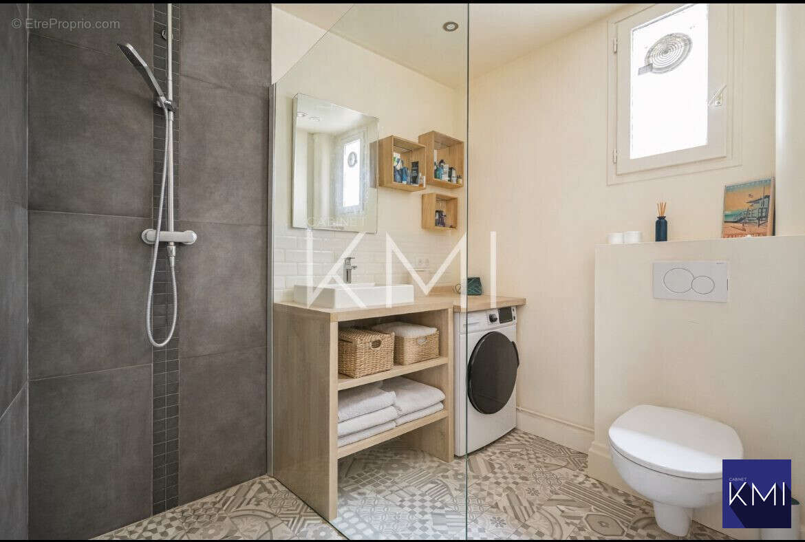 Appartement à PARIS-20E