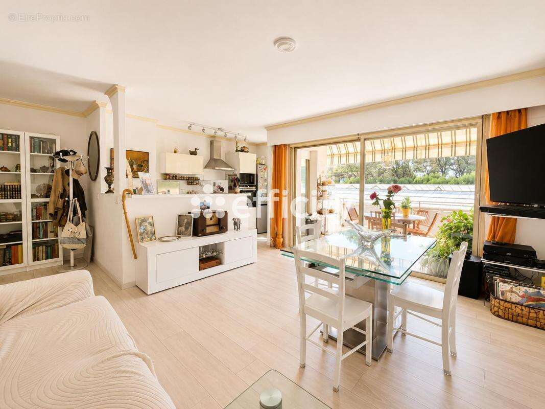 Appartement à LE CANNET