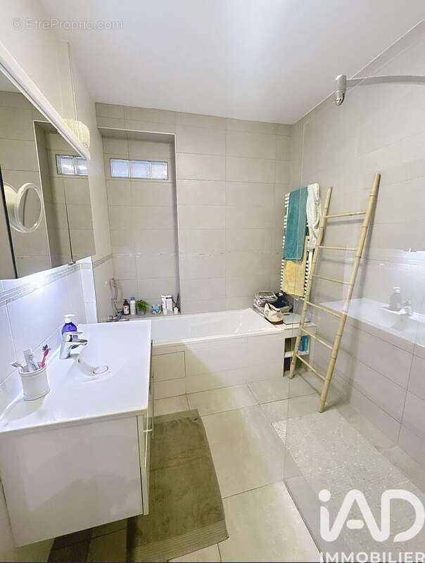 Photo 6 - Maison à LES LILAS