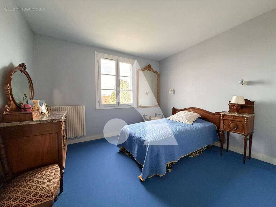 Maison à MARENNES