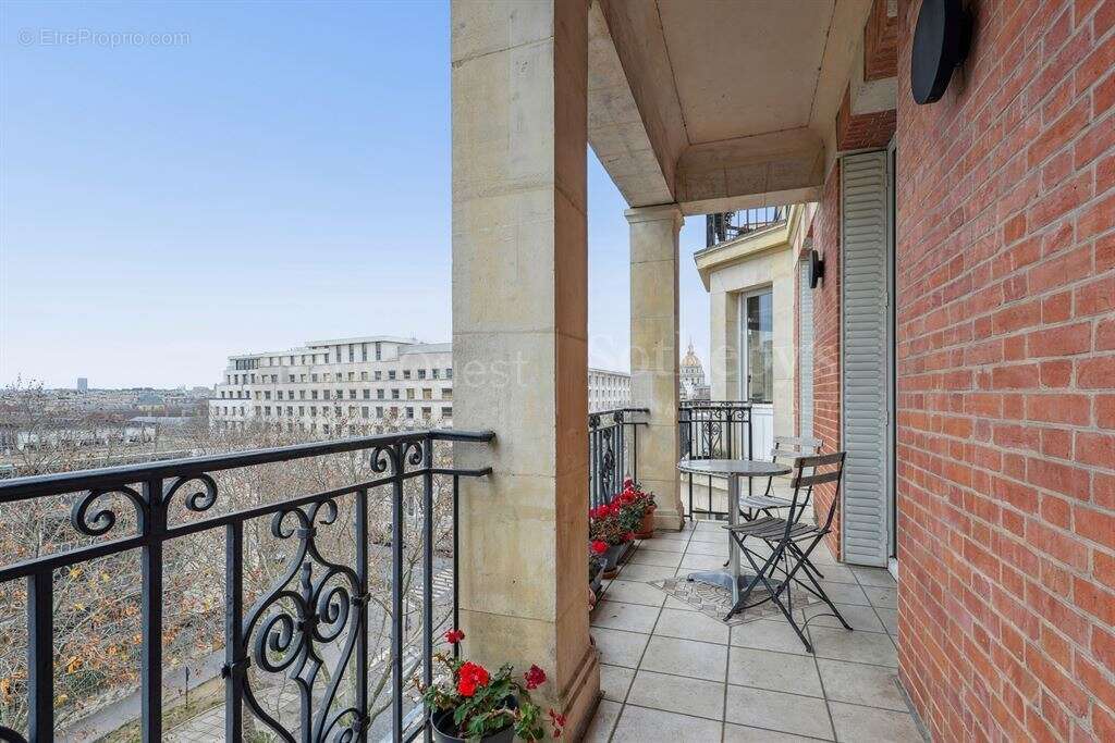 Appartement à PARIS-7E
