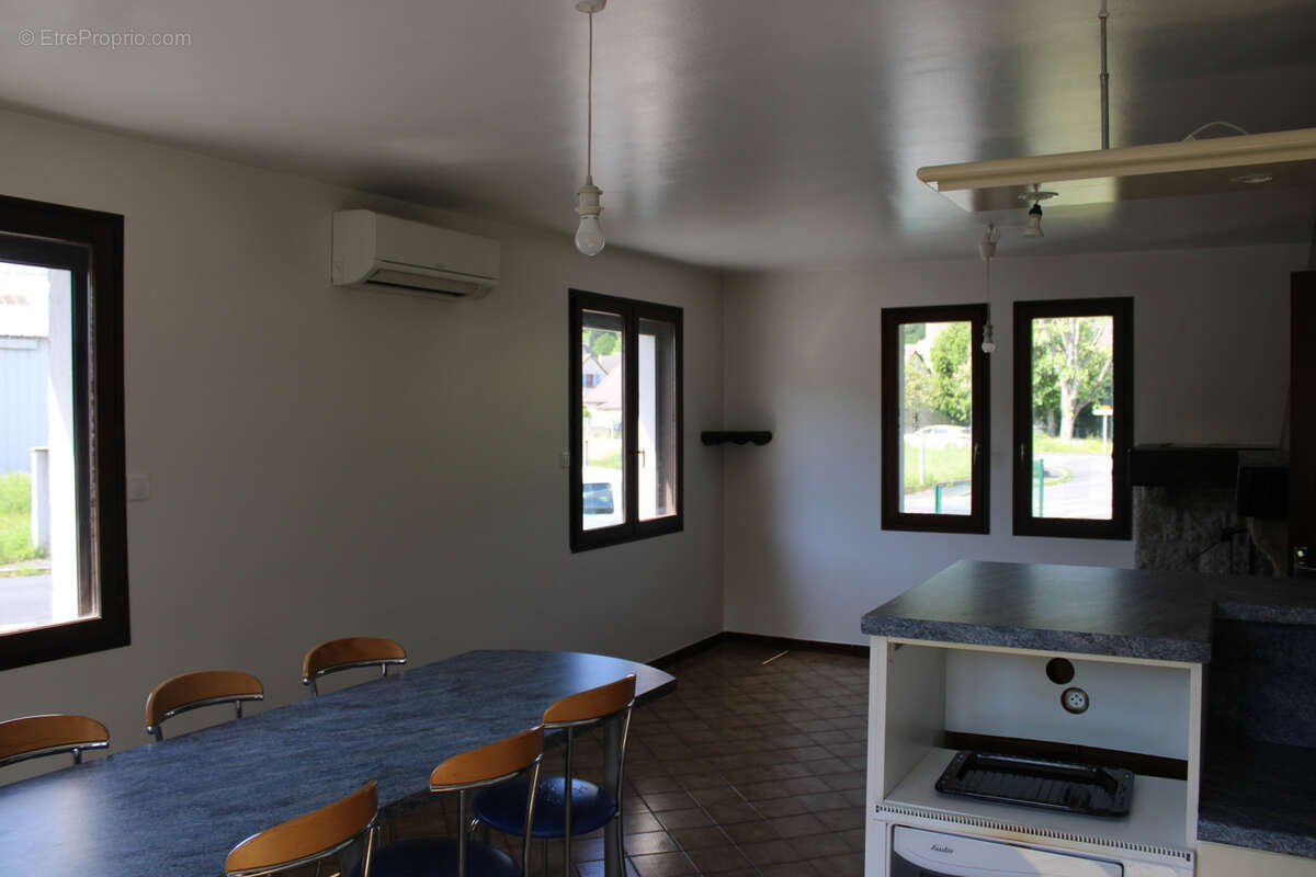 Maison à RIOM-ES-MONTAGNES