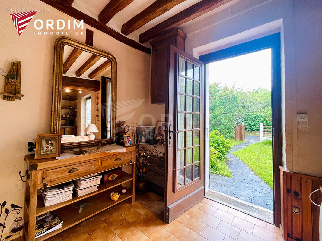 **Maison de Village à Saint-Martin-des-Champs** - photo 2