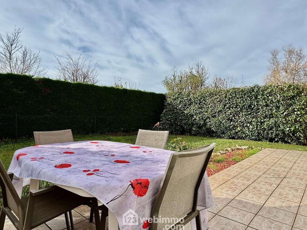 Avec accès direct à la terrasse. - Maison à BUXEROLLES