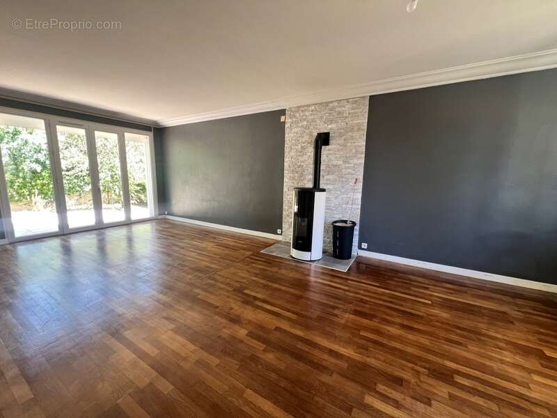 Grande Maison 140 m² – HYPER CENTRE– Jardin, garage, dépendance - photo 4