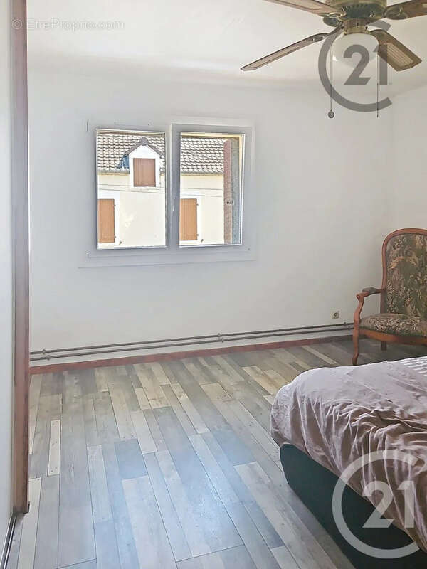 Maison 97 m² à Saint-Cyr-Les-Colons  - photo 9