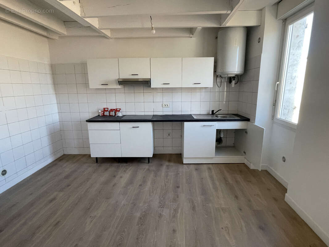 Appartement à MARSEILLE-3E