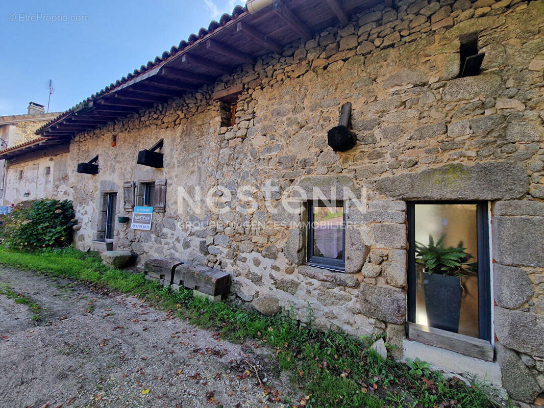 Maison à PIEGUT-PLUVIERS