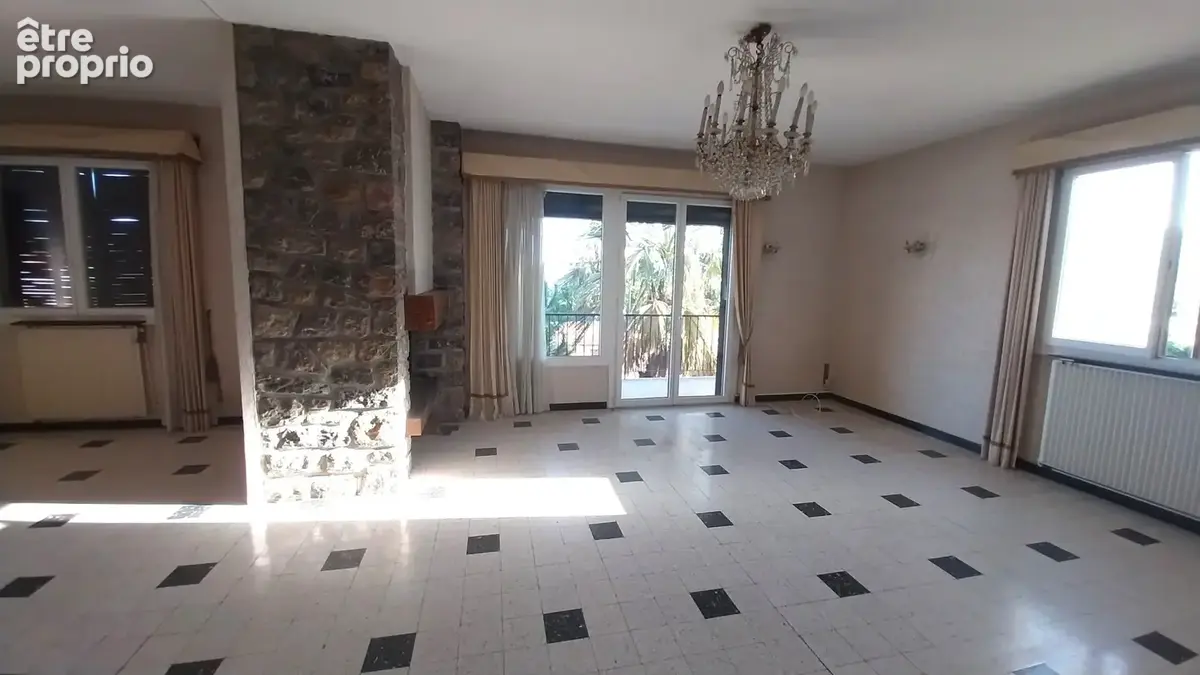 Villa à rénover   à deux pas du centre-ville de hyères les palmiers. - photo 3
