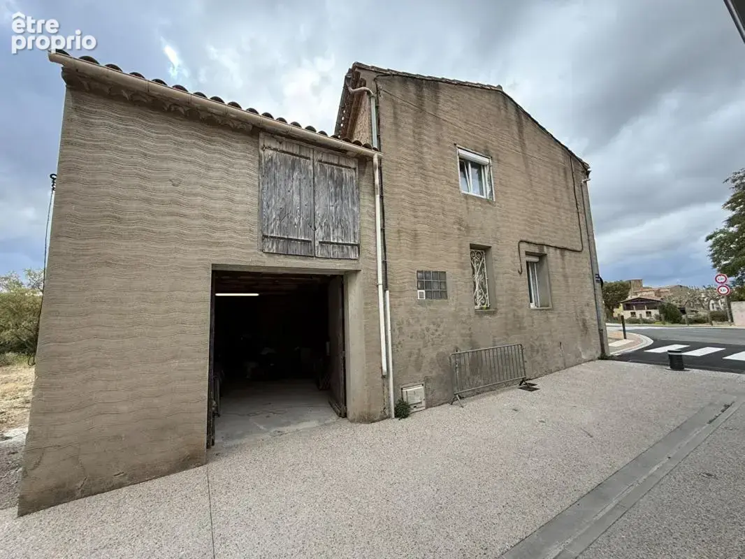 À vendre à Villegailhenc, maison de village de 6 pièces avec quatre chambres, deux cours et garage - photo 9