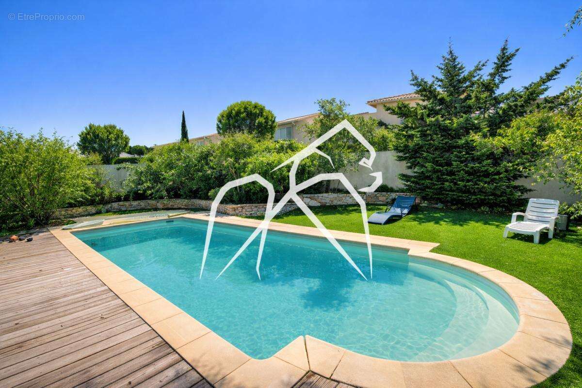 Maison à COURNONSEC