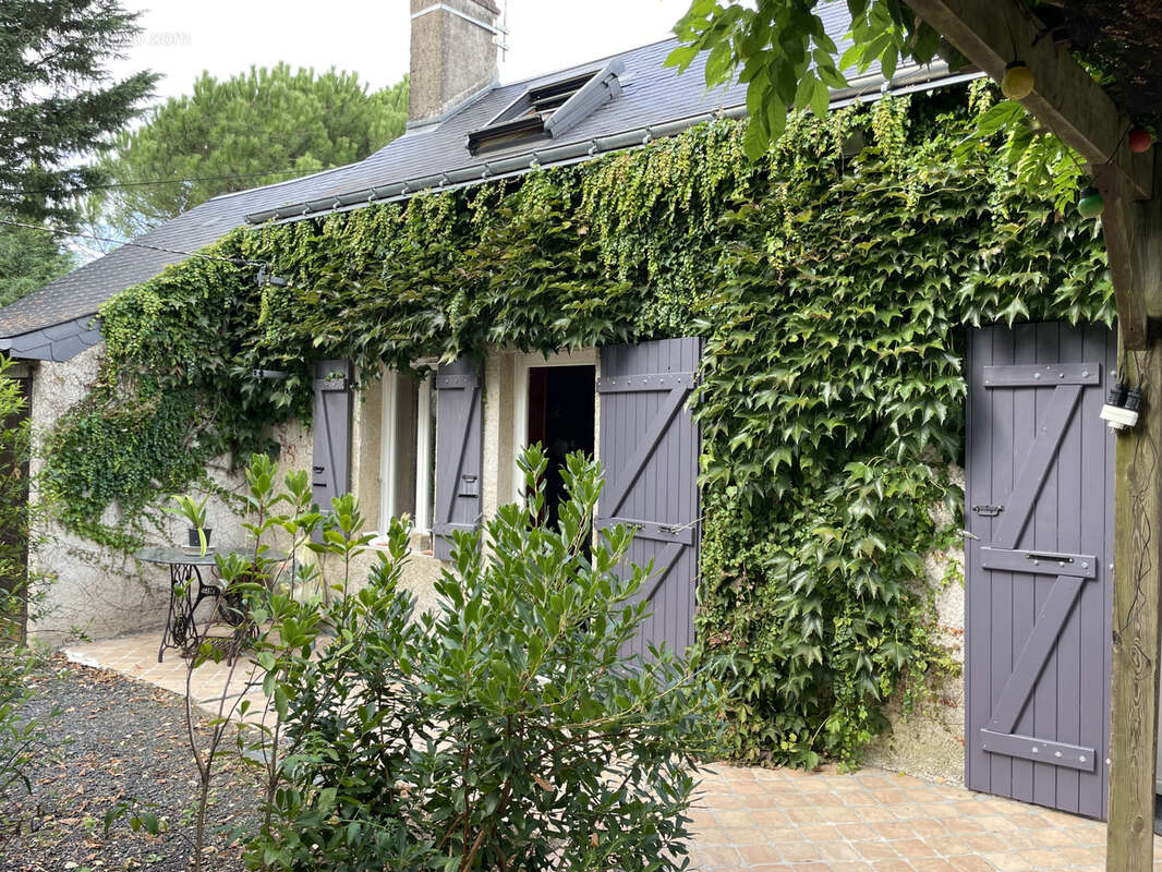 Maison à BEAUMONT-LA-RONCE