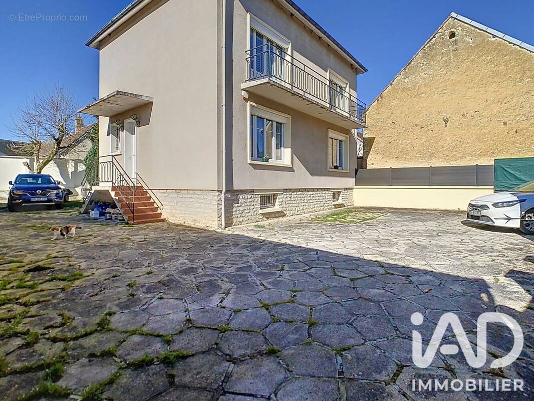 Photo 1 - Maison à BARBONNE-FAYEL